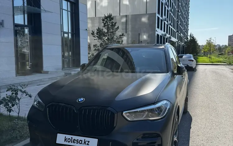BMW X5 2021 года за 44 000 000 тг. в Астана