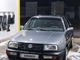 Volkswagen Vento 1993 года за 1 150 000 тг. в Караганда – фото 2