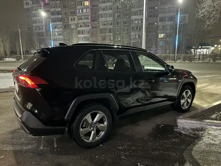 Toyota RAV4 2022 года за 12 600 000 тг. в Алматы – фото 20