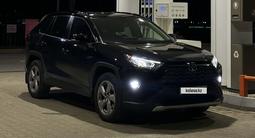 Toyota RAV4 2022 года за 12 600 000 тг. в Караганда