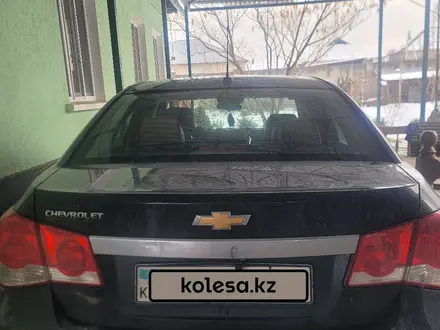 Chevrolet Cruze 2013 года за 3 600 000 тг. в Шымкент – фото 2