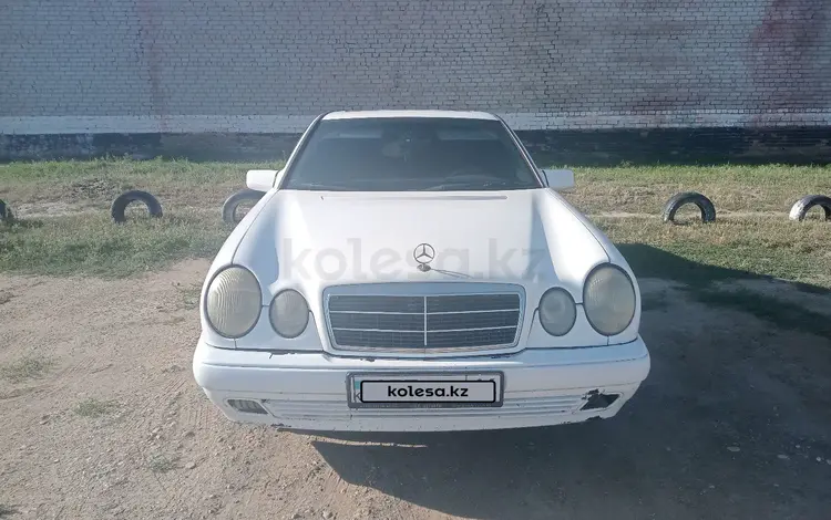 Mercedes-Benz E 200 1997 года за 2 450 000 тг. в Семей