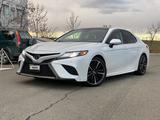 Toyota Camry 2019 года за 14 000 000 тг. в Астана