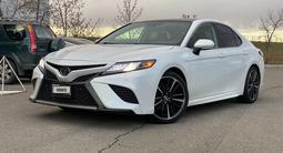 Toyota Camry 2019 года за 14 000 000 тг. в Астана