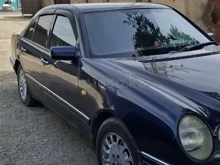 Mercedes-Benz E 320 1998 года за 3 000 000 тг. в Тараз – фото 5