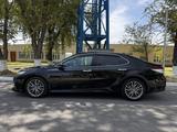Toyota Camry 2019 года за 13 000 000 тг. в Шымкент – фото 4