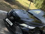 Toyota Camry 2019 года за 13 000 000 тг. в Шымкент – фото 2