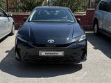 Toyota Camry 2024 года за 19 000 000 тг. в Актобе