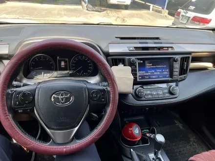 Toyota RAV4 2018 года за 13 500 000 тг. в Алматы – фото 16