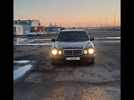 Mercedes-Benz E 200 1996 года за 2 800 000 тг. в Павлодар – фото 5