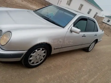 Mercedes-Benz E 280 1996 года за 3 000 000 тг. в Кызылорда – фото 2