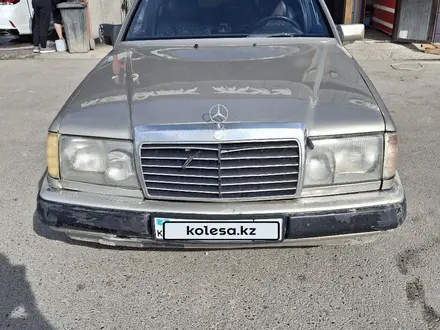 Mercedes-Benz E 230 1990 года за 700 000 тг. в Шымкент