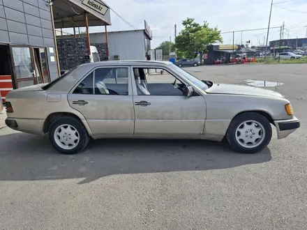 Mercedes-Benz E 230 1990 года за 700 000 тг. в Шымкент – фото 2