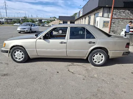 Mercedes-Benz E 230 1990 года за 700 000 тг. в Шымкент – фото 4