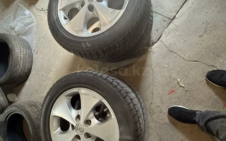 Диск с покрышки на тойота Алфьард вертолёта за 280 000 тг. в Темиртау