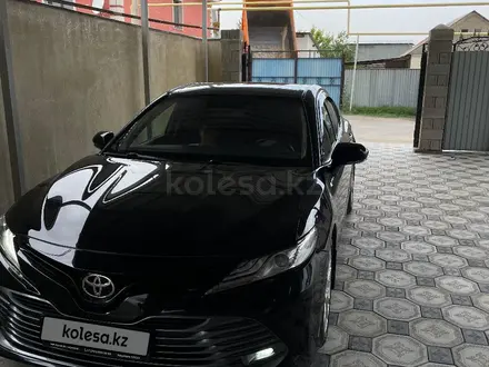 Toyota Camry 2018 года за 15 000 000 тг. в Алматы – фото 2