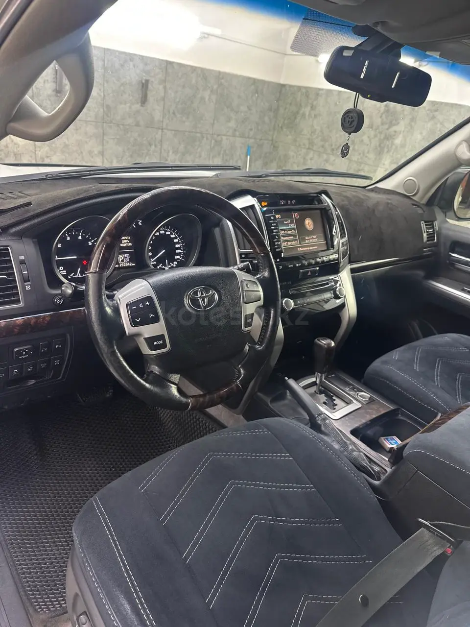 Toyota Land Cruiser, 2014