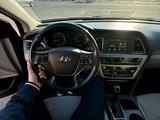Hyundai Sonata 2016 года за 7 500 000 тг. в Уральск – фото 2