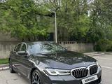 BMW 530 2022 года за 33 000 000 тг. в Алматы – фото 2