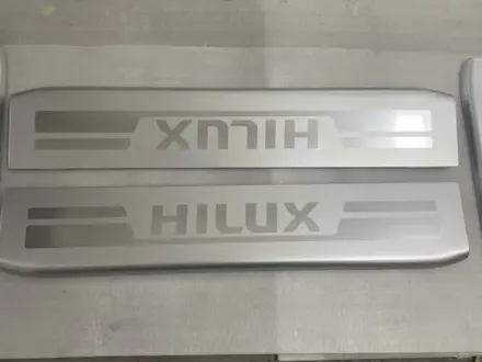 Накладки на пороги для Toyota Hilux за 30 000 тг. в Шымкент