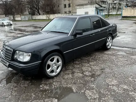 Mercedes-Benz E 220 1994 года за 3 500 000 тг. в Алматы – фото 8