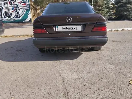 Mercedes-Benz E 230 1991 года за 1 850 000 тг. в Абай (Абайский р-н) – фото 5