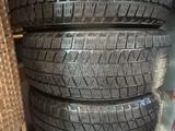 Шины почти новые Bridgestone235/55/20 — 4штуки за 160 000 тг. в Астана – фото 3