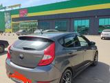 Hyundai Solaris 2013 года за 3 800 000 тг. в Уральск – фото 2