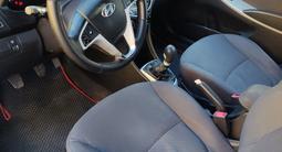 Hyundai Solaris 2013 года за 3 600 000 тг. в Уральск – фото 5