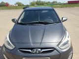 Hyundai Solaris 2013 года за 3 600 000 тг. в Уральск – фото 2