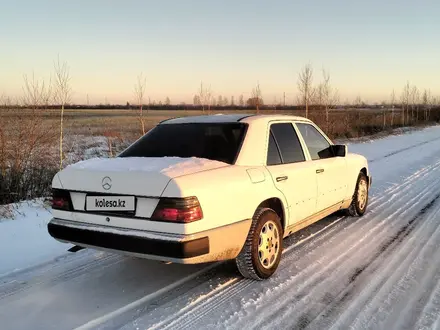 Mercedes-Benz E 200 1992 года за 1 600 000 тг. в Петропавловск – фото 6