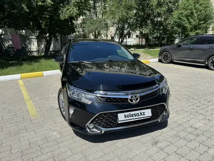 Toyota Camry 2017 года за 14 500 000 тг. в Усть-Каменогорск – фото 3