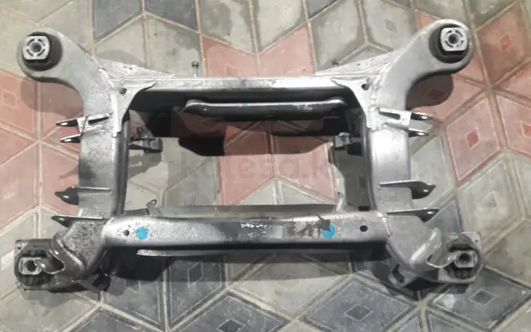 Балка задняя Mercedes s320 за 18 000 тг. в Алматы