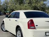 Chrysler 300C 2005 года за 4 300 000 тг. в Алматы – фото 3