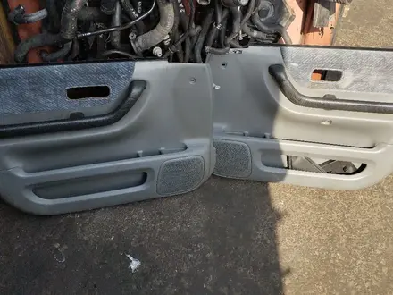 Обшивки дверей Honda CR-V за 40 000 тг. в Алматы