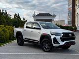 Toyota Hilux 2025 года за 29 800 000 тг. в Актау
