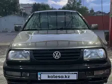 Volkswagen Vento, 1992