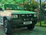 Toyota Hilux 2000 годаүшін4 000 000 тг. в Аксай – фото 2