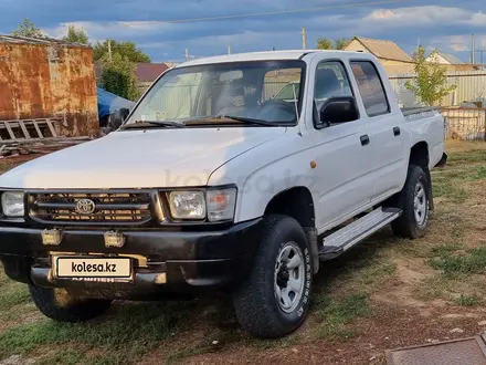 Toyota Hilux 2001 года за 4 000 000 тг. в Аксай