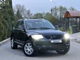 Volkswagen Touareg 2007 года за 8 500 000 тг. в Алматы – фото 3