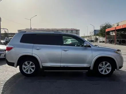 Toyota Highlander 2011 года за 10 500 000 тг. в Жанаозен – фото 3