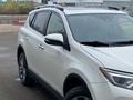 Toyota RAV4 2018 года за 10 500 000 тг. в Актобе – фото 14