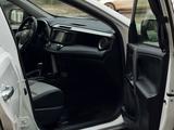 Toyota RAV4 2018 года за 10 500 000 тг. в Актобе – фото 4