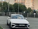 Hyundai Elantra 2023 года за 8 100 000 тг. в Уральск – фото 3