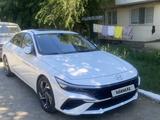 Hyundai Elantra 2023 года за 8 100 000 тг. в Уральск – фото 2