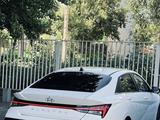 Hyundai Elantra 2023 года за 8 100 000 тг. в Уральск – фото 5