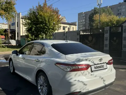 Toyota Camry 2018 года за 13 700 000 тг. в Павлодар – фото 4