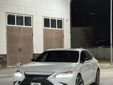 Lexus ES 300h 2018 годаүшін12 500 000 тг. в Актау – фото 3