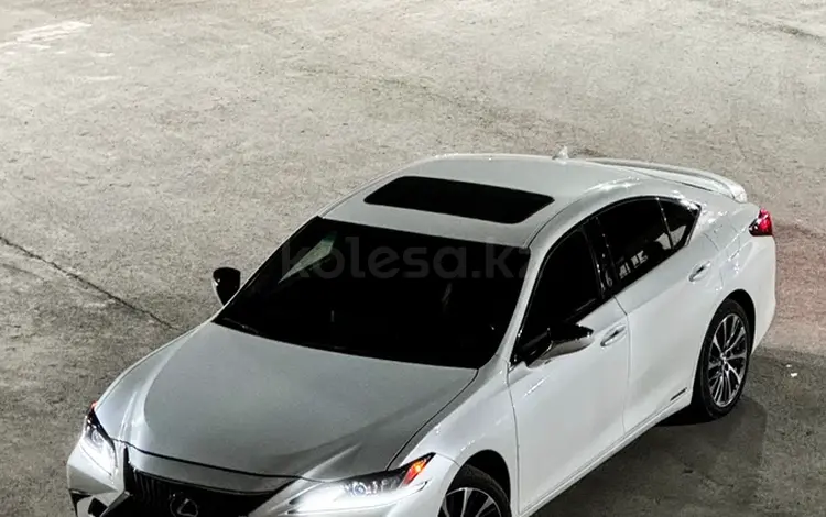 Lexus ES 300h 2018 годаүшін12 500 000 тг. в Актау