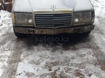 Mercedes-Benz E 300 1993 года за 450 000 тг. в Щучинск – фото 4